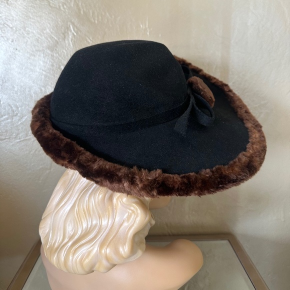 OUTSTANDING 1940s\' BLACK FELT WIDE BRIM FEDORA EDGED IN BROWN FUR main image 10